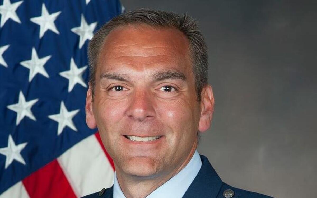 Lt. Col. Chad A. Sessler is the new commander of the 375th Contracting Squadron.