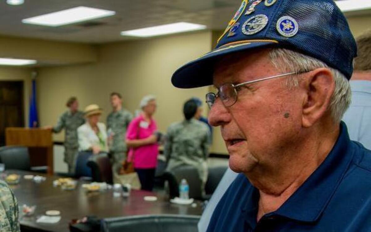 Korean War veteran and Mosquito member Al Jorgenson talks to Scott Air Force Base Airmen about his experiences in the military. The Korean War Mosquitoes visited Scott to learn about the present day Air Force and the installation, and the members shared their many stories about their jobs and missions as radio operators and pilots during the Korean War. For more photos, see www.scott.af.mil.