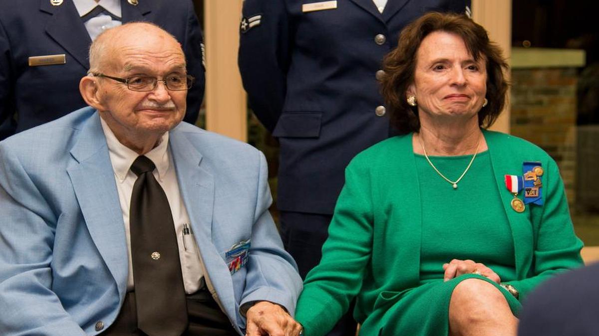 Two of the veterans honored at the Belle-Scott dinner were Army Sgt. 1st Class Leroy Getz, who served in the Korean War, and Army 1st Lt. Lou Eisenbrandt, who served as a nurse during the Vietnam War. Also honored were Marine Sgt. 1st Class Claude Cable, a Korean War veteran, and Army Sgt. Bill DeMestri, a World War II veteran.
