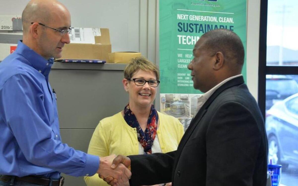 Scott AFB’s Airman and Family Readiness Center partnered with the Leadership Council Southwestern Illinois to bring an employment opportunity to 50 Airmen. Hosted by the Southern Illinois Builders Association in O’Fallon, the event was deemed a great success by the prospective employees, employers and organizers.
