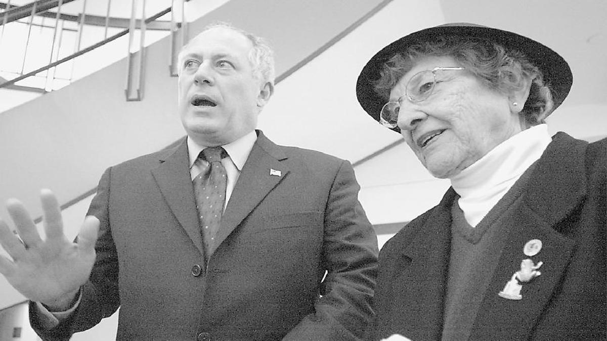 Former Gov. Pat Quinn and state Sen. Evelyn Bowles.