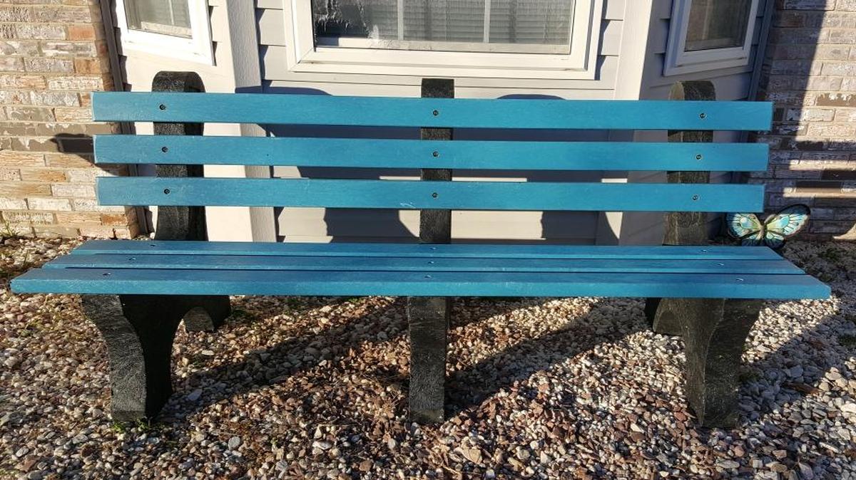 Maryville Elementary School in Granite City is collecting plastic caps and lids from the community to build a blue bench inscribed with Officer Blake Snyder’s name. This is what the bench, which will eventually stand in the school’s playground, will look like.