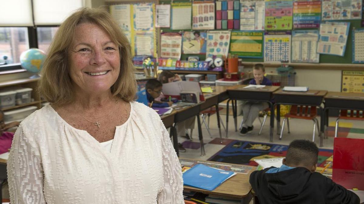
Signal Hill teacher Debbie Lippert is retiring after more than 30 years of teaching.
