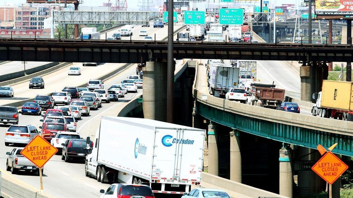 
Traffic backups on the westbound approaches to the Poplar Street Bridge, in a BND file photo.
