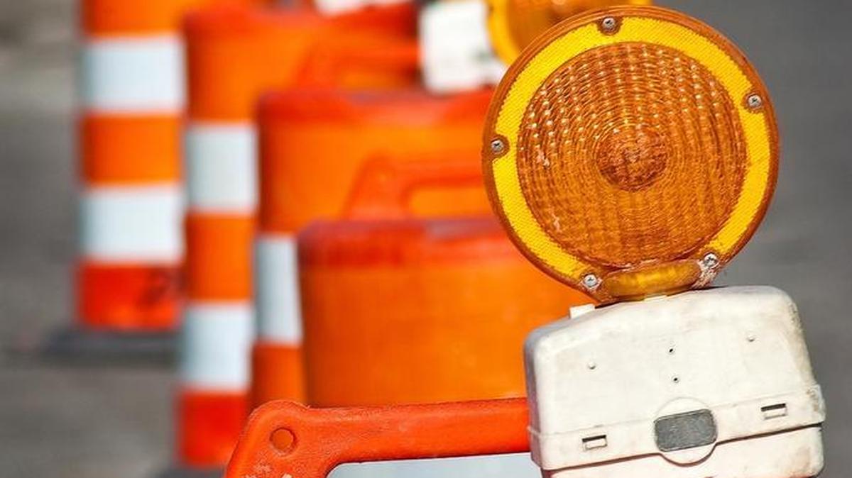 Three lanes on I-55/70 in East St. Louis will be closed beginning Wednesday.