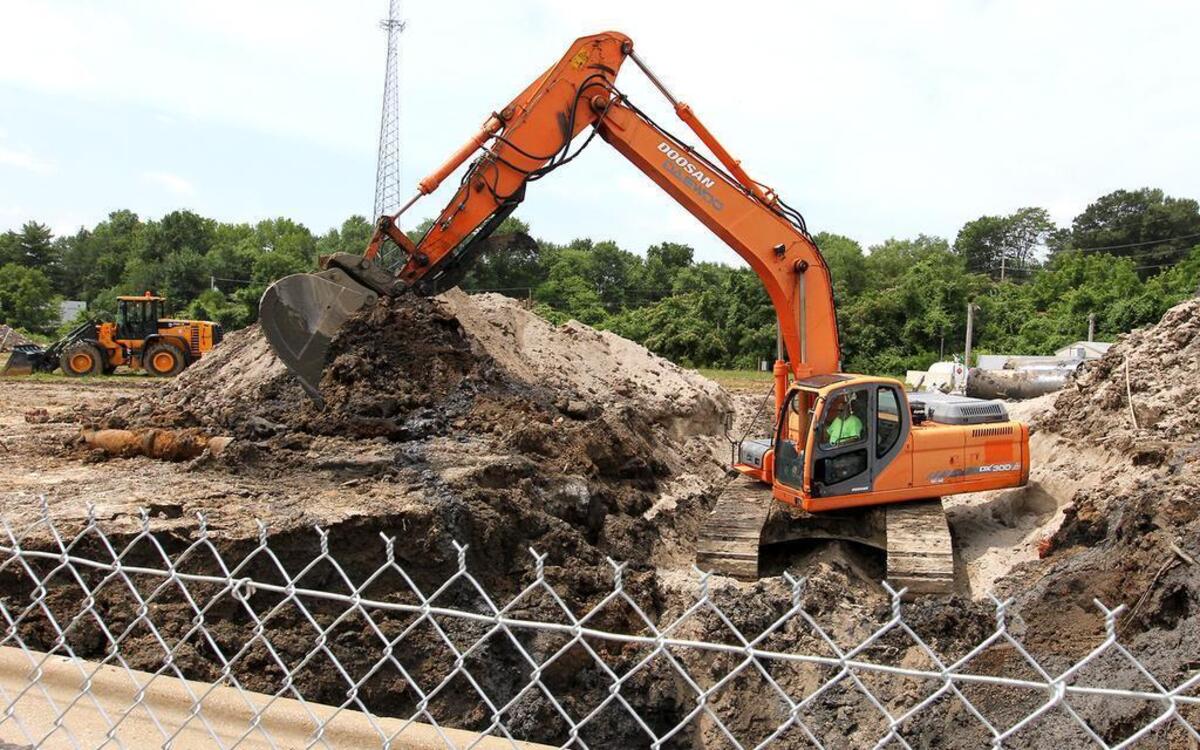 
Work continues as the contaminated dirt in the lot of the former Belleville Gas Light & Coke Co. is removed and prepared disposal.
