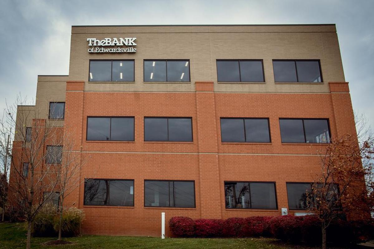 TheBANK of Edwardsville has opened a new facility in St. Charles, Missouri, its second location on the other side of the Mississippi River.