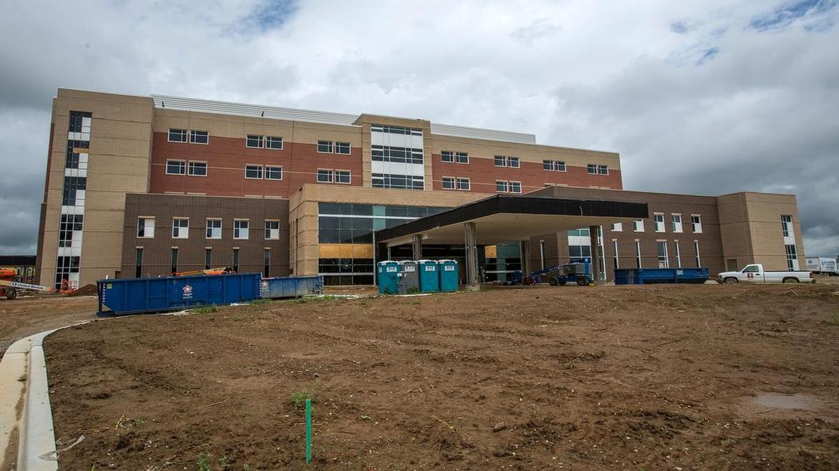 
Memorial Hospital East, a 207,000-square-foot, 94-bed all private room hospital in Shiloh is cheduled to admit its first patient in April 2016. The hospital will feature all private patient rooms, intensive care unit, Emergency Department, surgical suites, an array of diagnostic services including imaging and cardiac catheterization and a Family Care Birthing Center.
