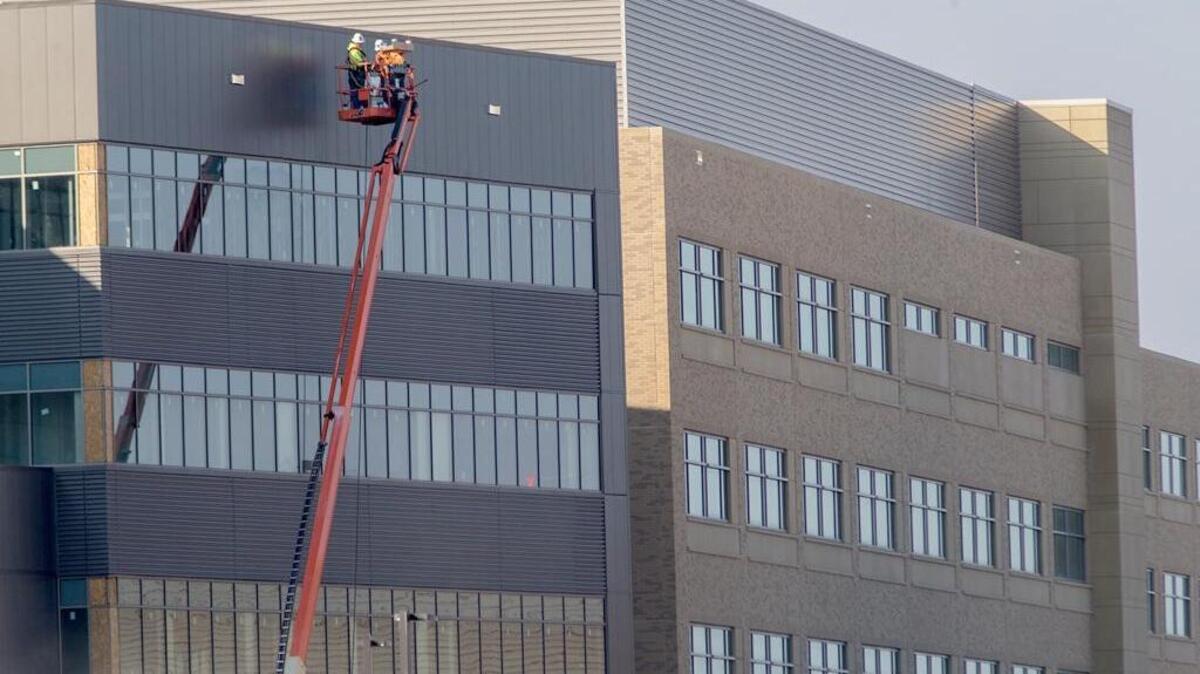 Work on the exterior of the new St. Elizabeth’s Hospital is nearing completion. The new $253 million replacement hospital currently under construction in O’Fallon IL will open on Saturday, Nov. 4, 2017.