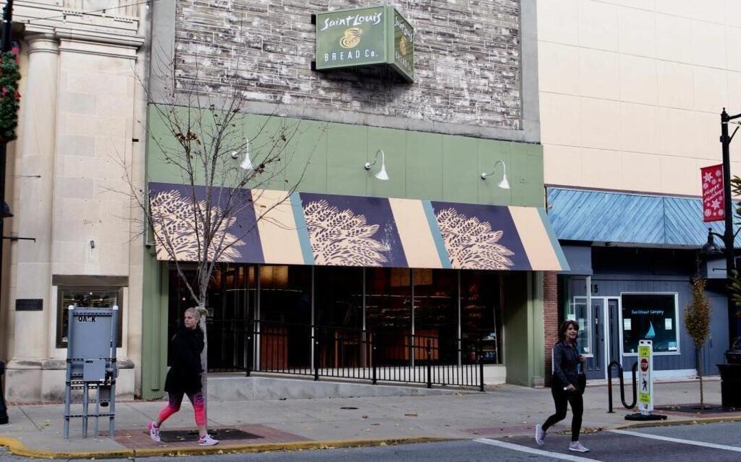The St. Louis Bread Co. location in downtown Belleville will be closing. The company is moving to a new location at Belleville Crossing.