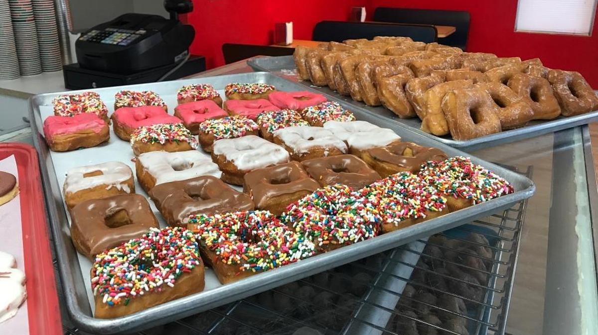 Glazy Squares in Collinsville has relocated to 410 Beltline Road.