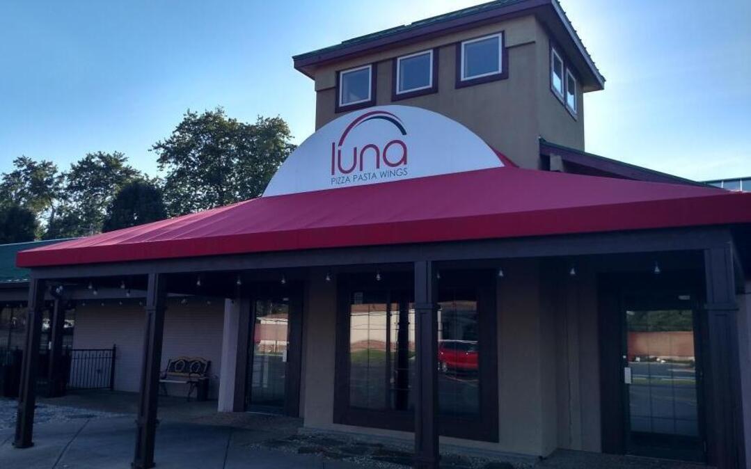 Luna Pizza Pasta Wings, located at 1411 W. U.S. 50 in O’Fallon, is closed.