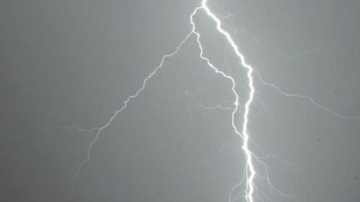 
As of noon Friday, approximately 5,000 St. Clair County and Madison County residents remained without power following the strong thunderstorms that swept through the area early Thursday morning.