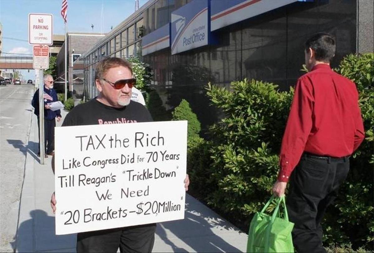 James T. Hodgkinson protests outside the Belleville Post Office in this 2012 BND file photo.