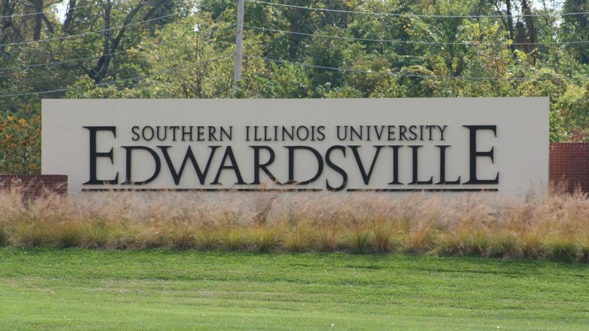 Entrance to Southern Illinois University-Edwardsville