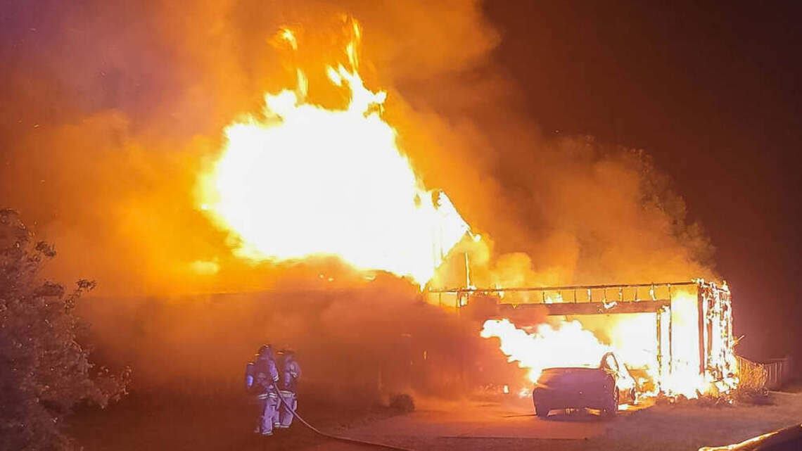 Firefighters battle house fire on Daiber Road in Highland IL ...
