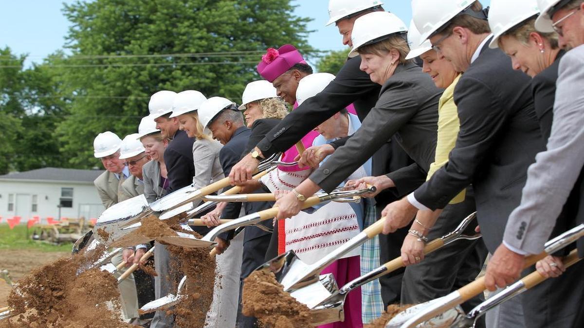 
Officials, dignitaries, politicians, trade representatives and others participate in the HSHS St. Elizabeth’s Hospital ceremonial groundbreaking Friday afternoon in O’Fallon.
