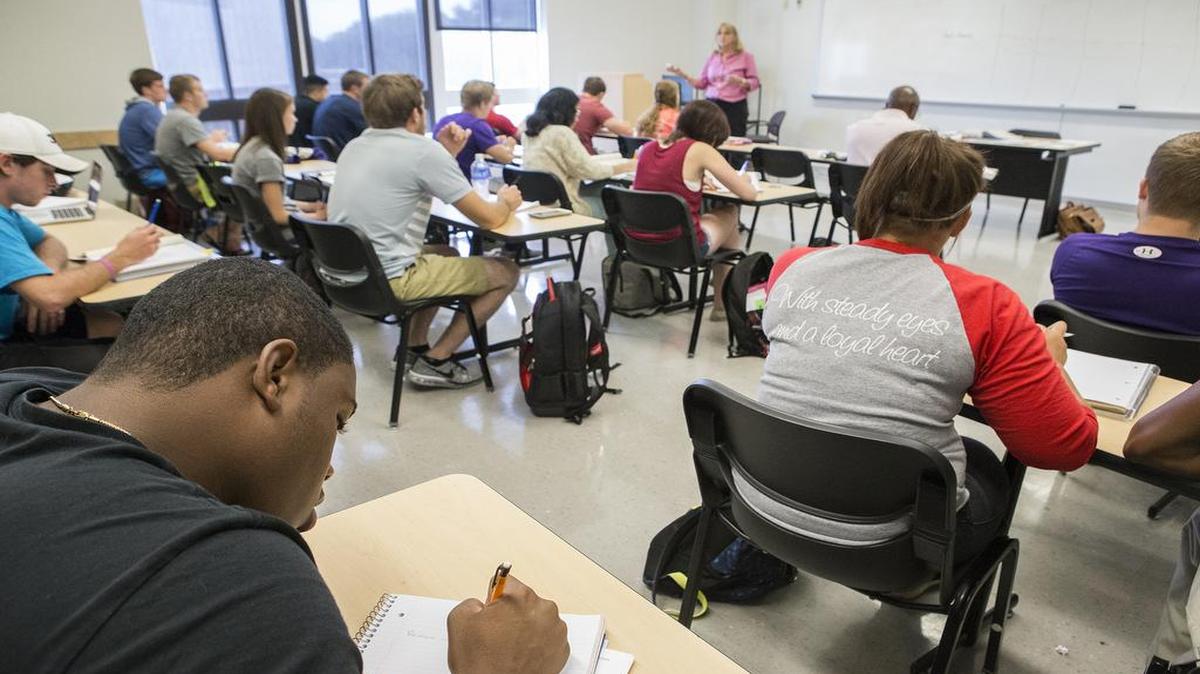 
McKendree University sophomore business administration major Justus Smith takes notes during a principles of financial accounting class taught by accounting instructor Terese Kasson, CPA.
