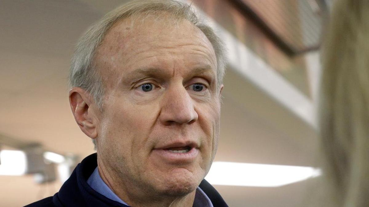 Illinois Gov. Bruce Rauner pardoned four individuals with ties to the metro-east.