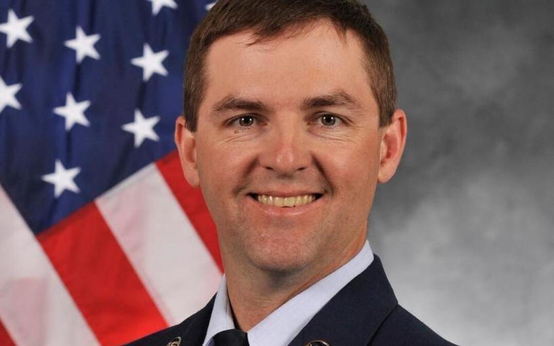 
U.S. Air Force Master Sgt. Gregory Kuhse  died in a helicopter crash in Afghanistan Sunday.
