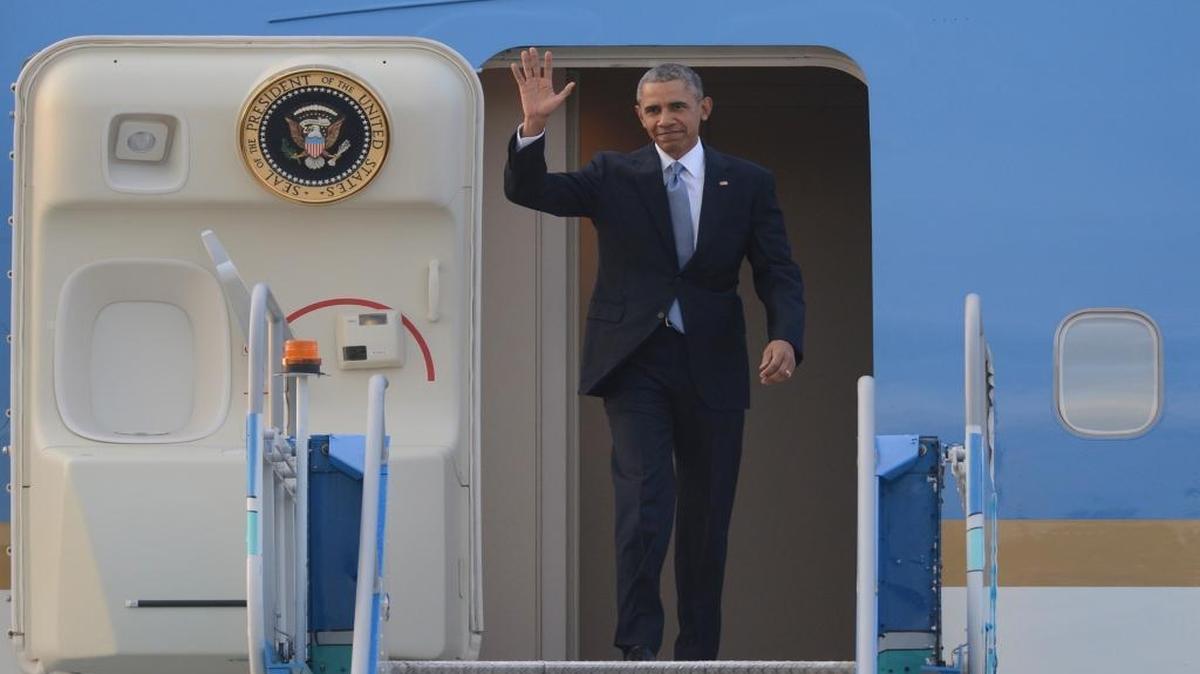 U.S. President Barack Obama waves as he arrives in Antalya, Turkey, Sunday, Nov. 15 2015 for the G-20 summit. The 2015 G-20 Leaders Summit is held near the Turkish Mediterranean coastal city of Antalya on Nov. 15-16, 2015.