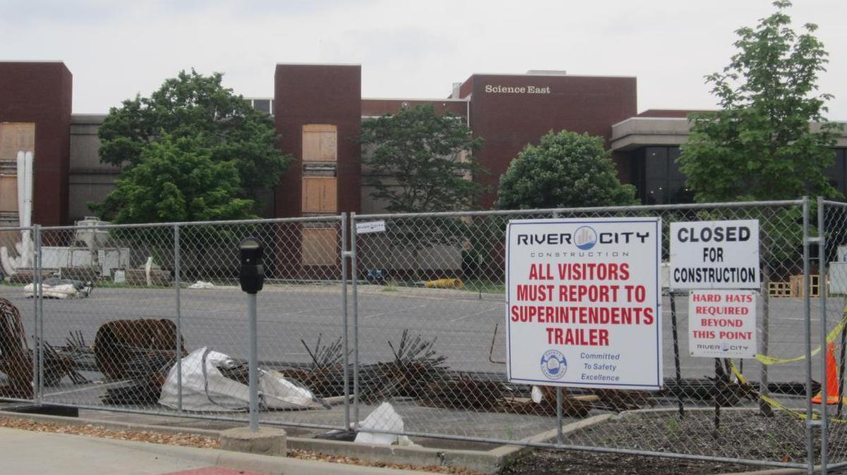 The renovation of the old science building at Southern Illinois University Edwardsville has been halted as a result of the state of Illinois budget impasse.
