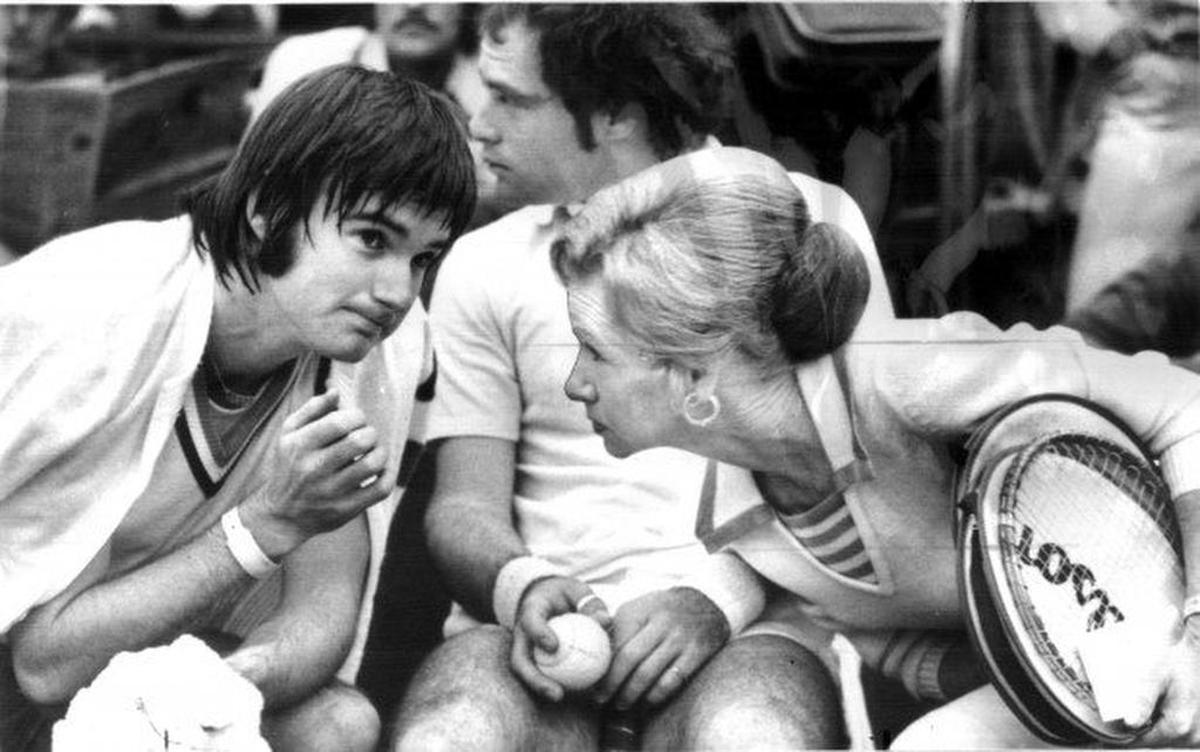 Jimmy Connors and his mother, Gloria Connors, who was also his coach, confer in 1975 during a tennis tournament in Las Vegas. Jimmy Connors credits his mother for the support that made him No. 1 in the world.