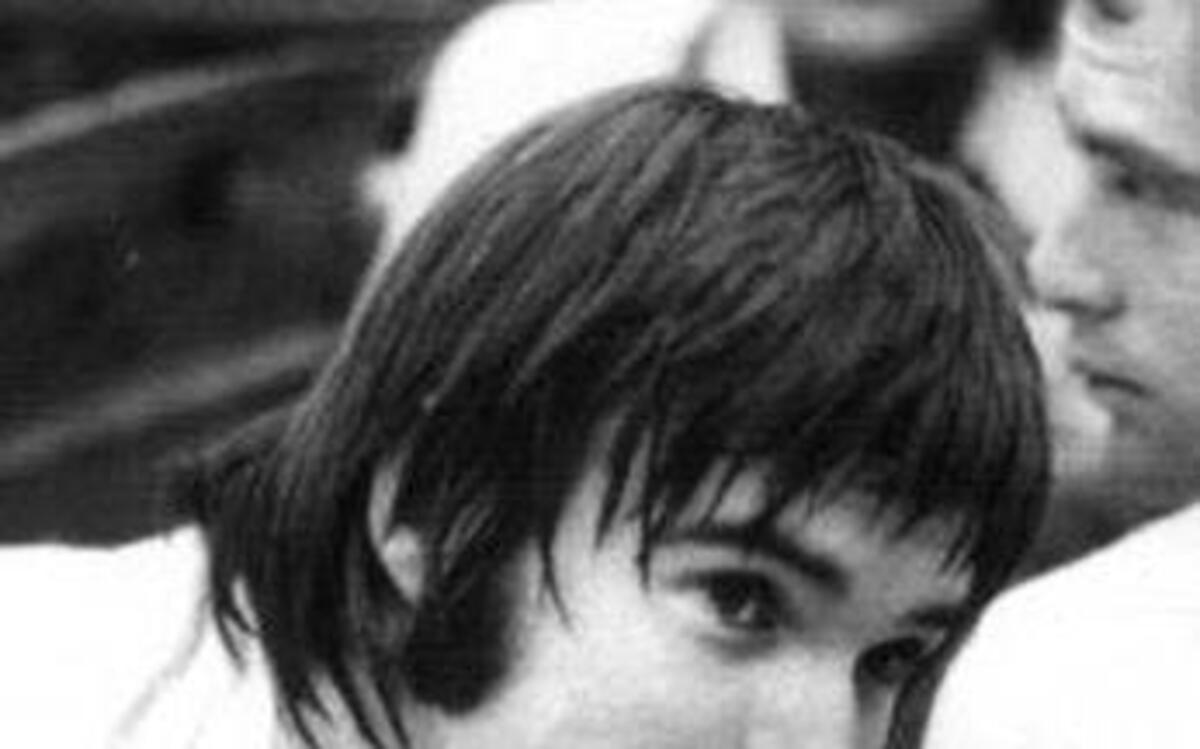 Jimmy Connors and his mother, Gloria Connors, who was also his coach, confer in 1975 during a tennis tournament in Las Vegas. Jimmy Connors credits his mother for the support that made him No. 1 in the world.