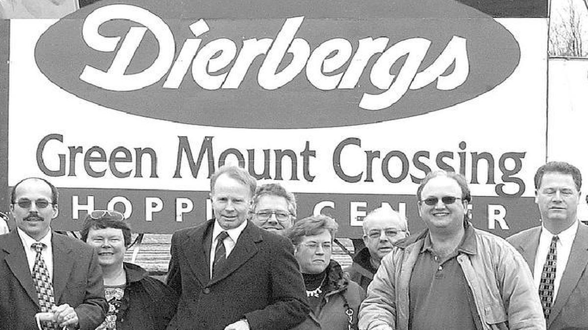 There were happy faces in 2002 when they broke ground to build Dierbergs and the Green Mount Crossing shopping center in Shiloh. Now the mine beneath a strip of stores is collapsing and more than $10 million in work is needed.