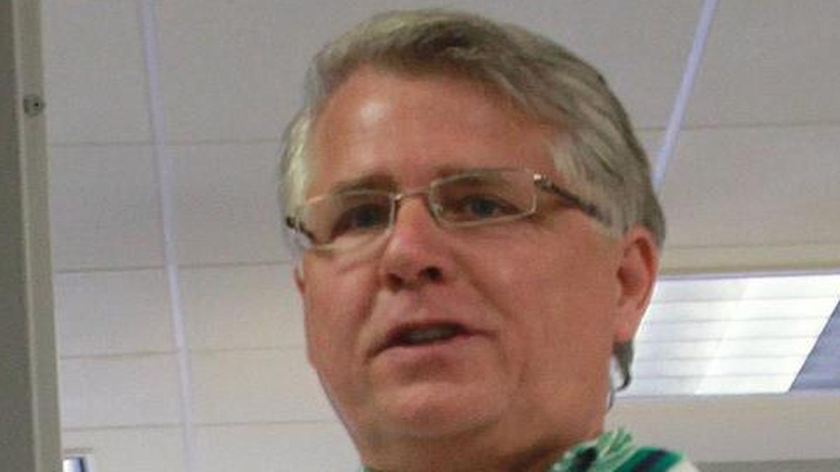 St. Clair Township Highway Commissioner John “Skip” Kernan hired a fifth highway worker without trustee approval and without the budget in place. He ran out of money and now all five highway workers are out of a job until the new budget year starts April 1.