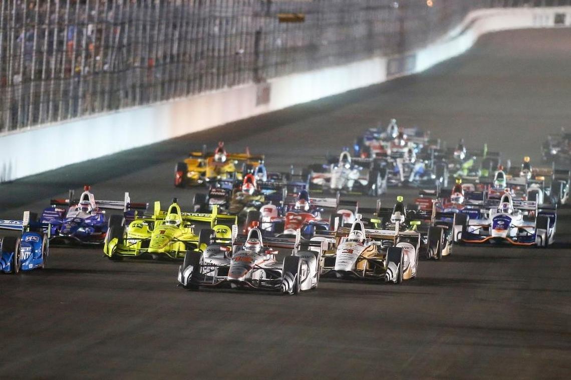 Drivers take the green flag start of the IndyCar auto race Saturday, Aug. 26, 2017, at Gateway Motorsports Park in Madison, Ill.