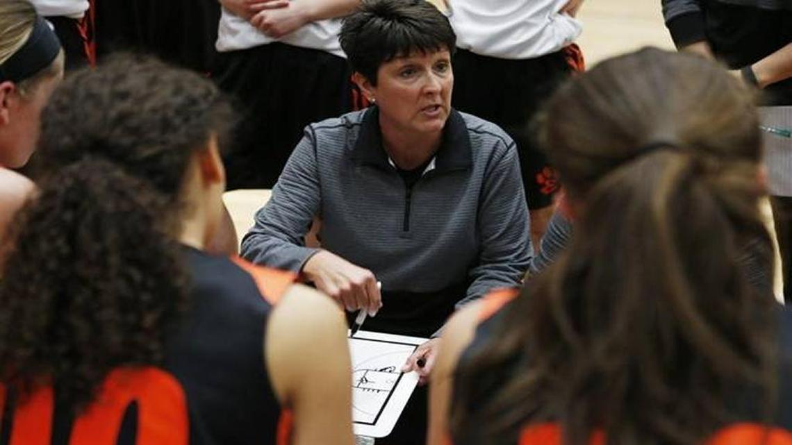 Edwardsville head girls basketball and softball coach Lori Blade hinted at a coaching change after her team’s loss to Benet Academy at the Springfield Class 4A Super-Sectional last Monday. Blade is the only coach in IHSA history with more than 500 and 600 wins in two sports.