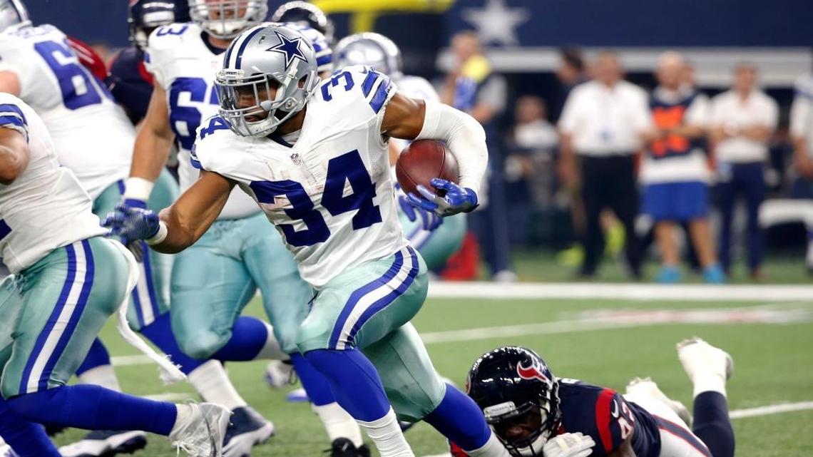 Former Sparta Bulldogs football standout Darius Jackson will fight for a backup spot for Ezekiel Elliott after re-signing with the Dallas Cowboys on Tuesday.