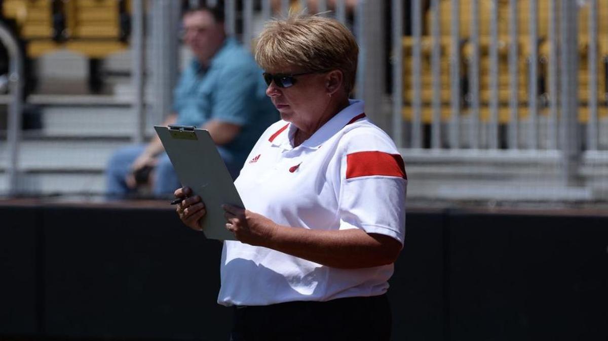 Southern Illinois University Edwardsville softball coach Sandy Montgomery became one of just 32 college coaches in collegiate athletics with 1,000 career victories. The former Cougars pitcher is in her 30th season as a coach.