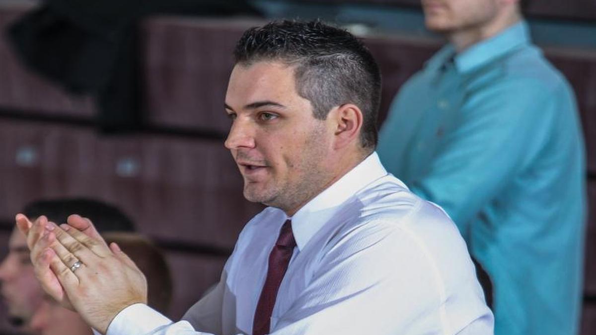 Lindenwood University-Belleville men’s basketball coach Scott Spinner has announced 2016-17 schedule for the Lynx, who are coming off a 13-17 overall record during the 2015-16 campaign.