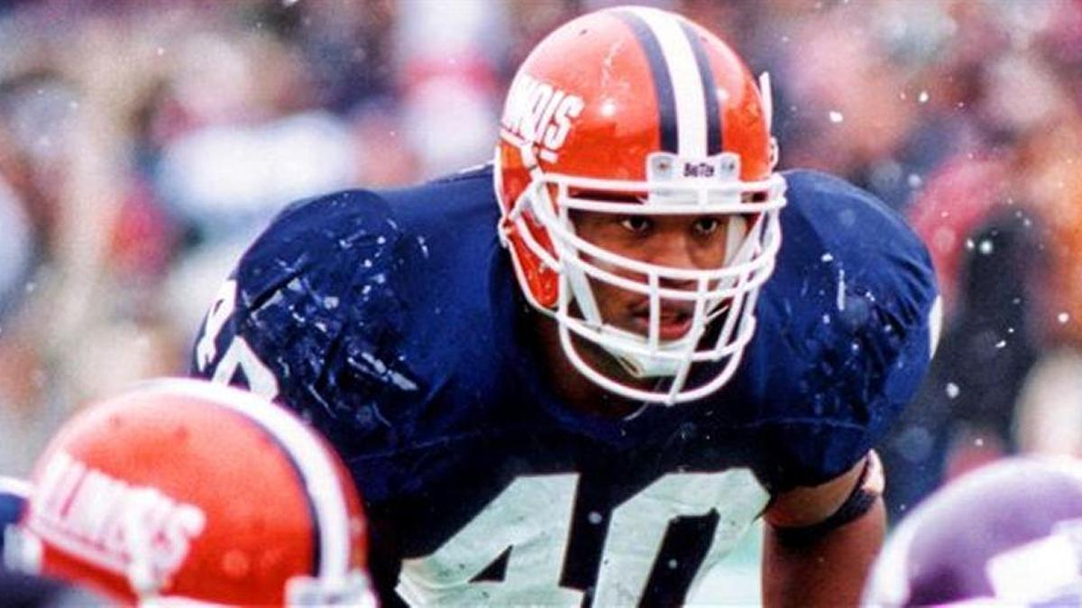 East St. Louis native Dana Howard, shown here as a linebacker at the University of Illinois, has been inducted into the College Football Hall of Fame.