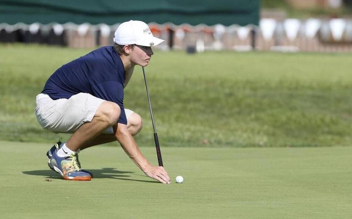 Althoff’s Dylan Davidson prepares to putt durin the Goalby-Haas Invitation in August. Davidson shares BND Golfer of the Year honors with Mascoutah’s Alex Gorman and Edwardsville’s Ben Tyrrell.