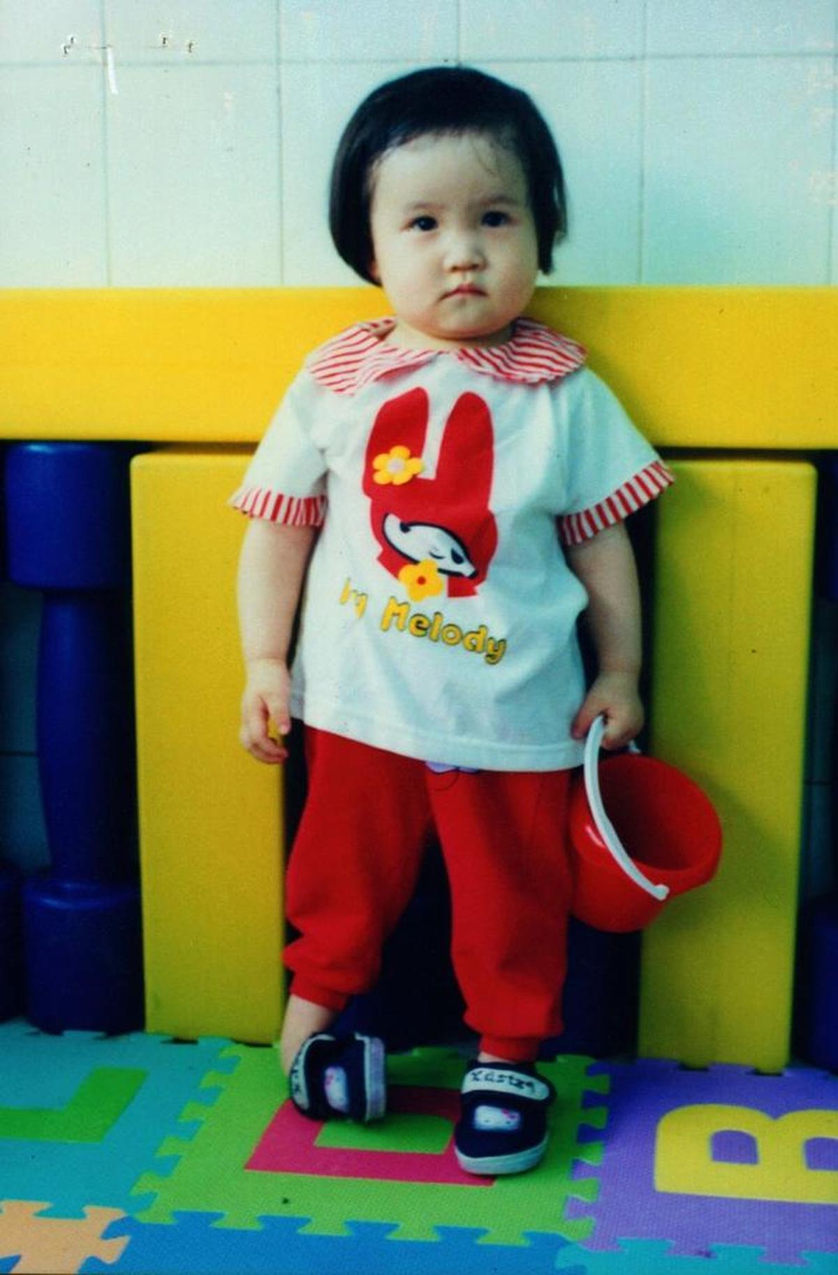 Kiri Evans’ clubfoot was bent inward more than 90 degrees, the bottom of her little shoe turned nearly upward like the face of a golf club while she was in the orphanage in China.