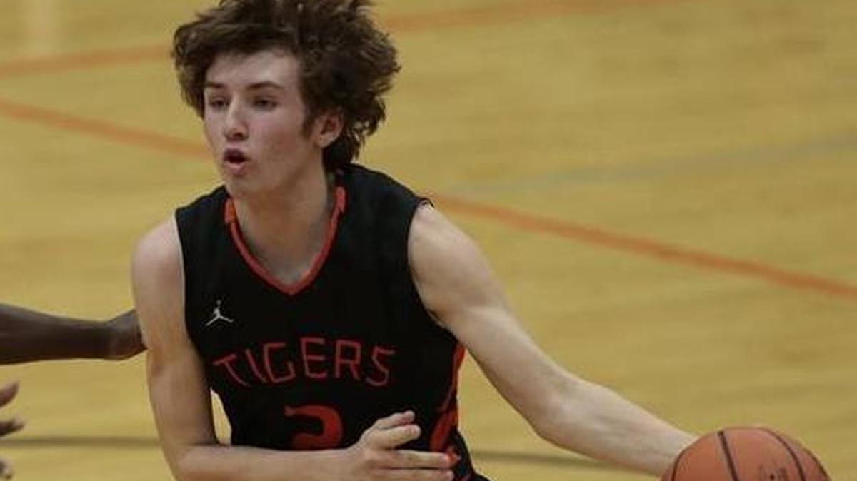 Edwardsville senior Jack Marinko is averaging 28.9 points for the Tigers, who will try to repeat their championship in the Collinsville-Prairie Farms Holiday Classic.