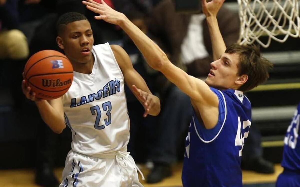 University of Illinois recruit Javon Pickett (left) is Belleville East’s top scorer at 20.3 points per game.