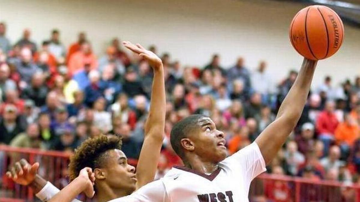 EJ Liddell, shown in Belleville West’s Highland Shootout game Saturday against Poplar Bluff, Mo., has received a scholarship offer from Ohio State University. It’s his 13th Division I offer.