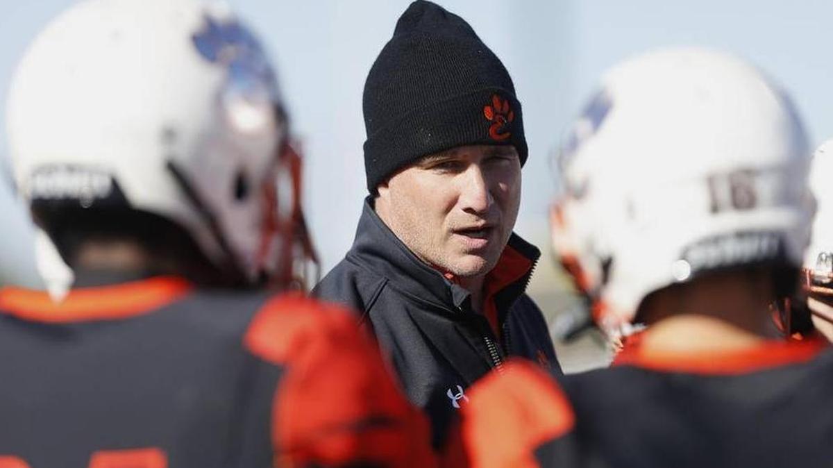 Edwardsville coach Matt Martin is confident that if the Tigers are close in the late stages of their Class 8A semifinal playoff game Saturday against Loyola Academy, they will find a way to win.