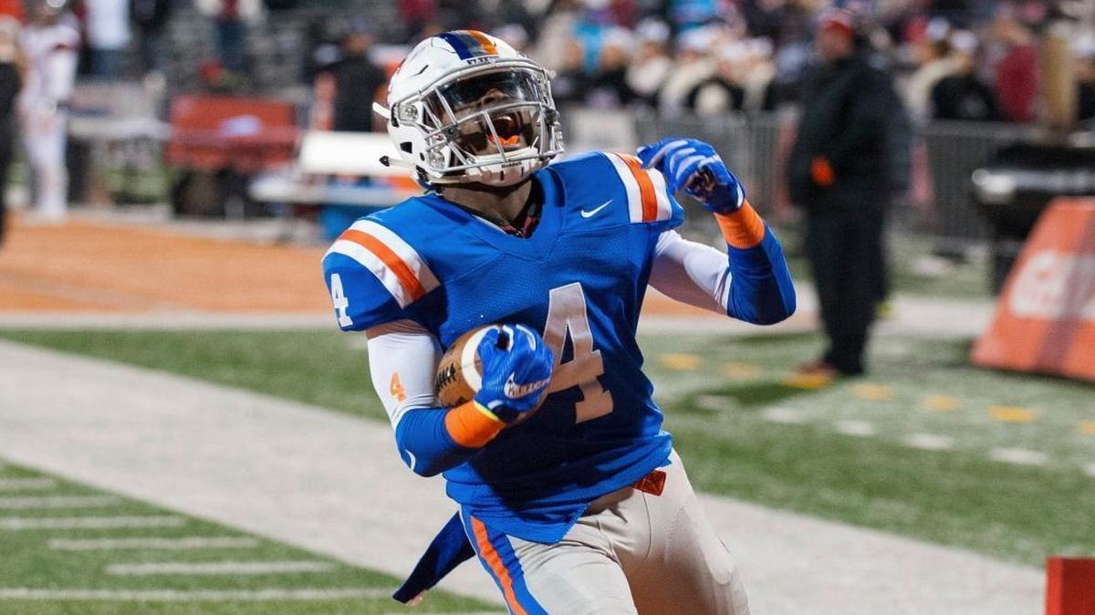East St. Louis's Jeff Thomas reacts after his touchdown catch during the third quarter of the IHSA Class 7A high school championship football game against Plainfield North, Saturday, Nov. 26, 2016, at Memorial Stadium in Champaign. East St. Louis defeated Plainfield North 26-13.