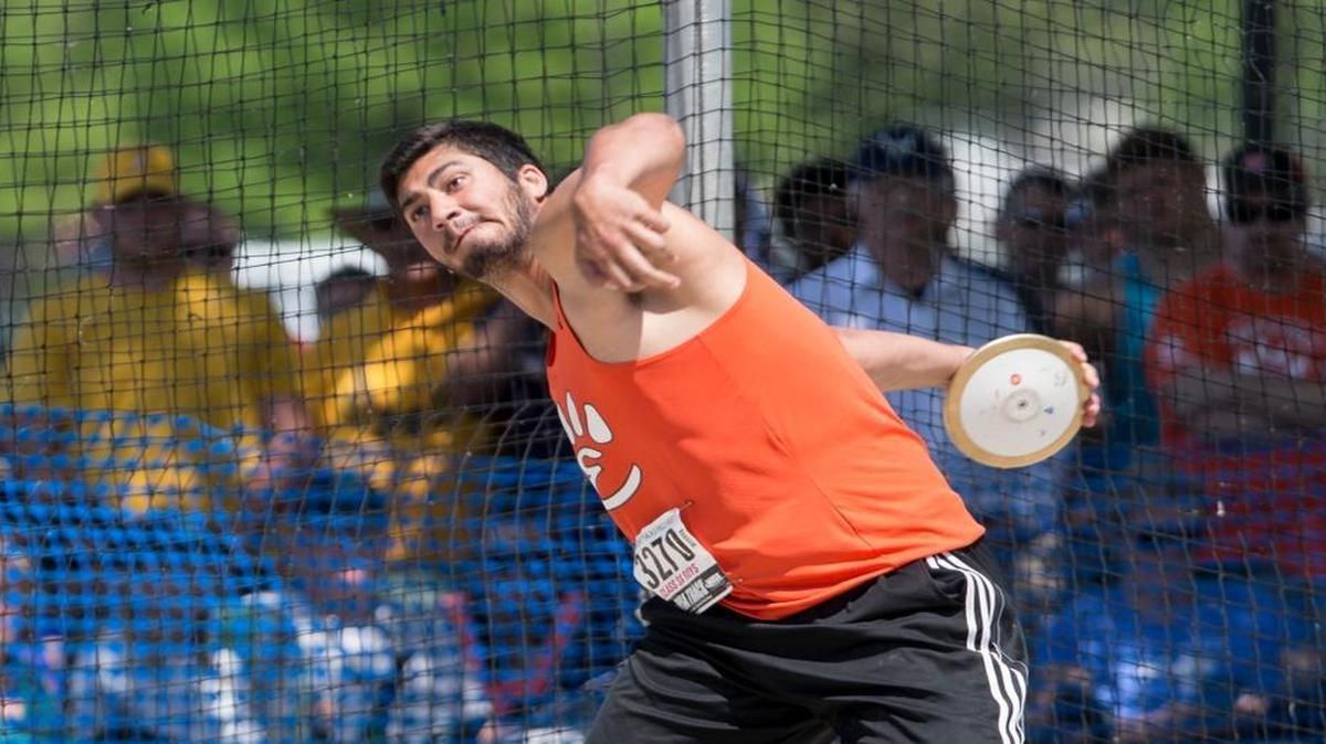 Edwardsville’s AJ Epenesa competes for the Class 3A discus throw title at the IHSA track and field state finals Saturday, May 27, 2017, in Charleston.