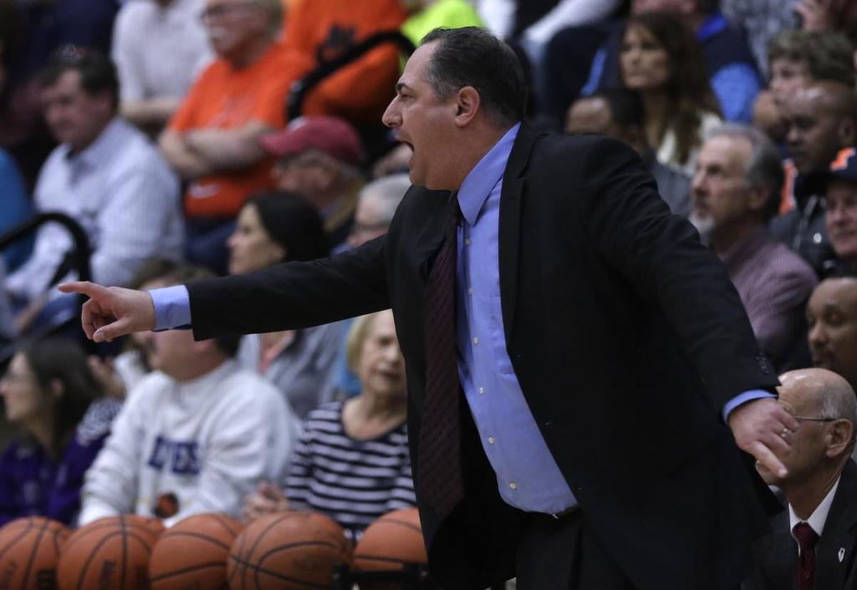 Belleville West coach Joe Muniz said he wanted a matchup with Vashon last year, but a home-and-home offer was refused. The Maroons and Vashon will be the main event at the Highland Shootout Saturday.