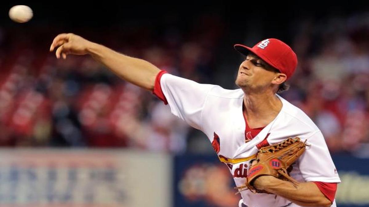 St. Louis Cardinals starting pitcher Mike Leake delivers a pitch in the first inning Wednesday against the Milwaukee Brewers at Busch Stadium.