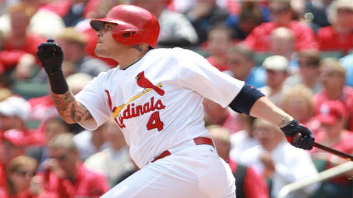 
Yadier Molina faces surgery to repair torn ligament in his left thumb.
