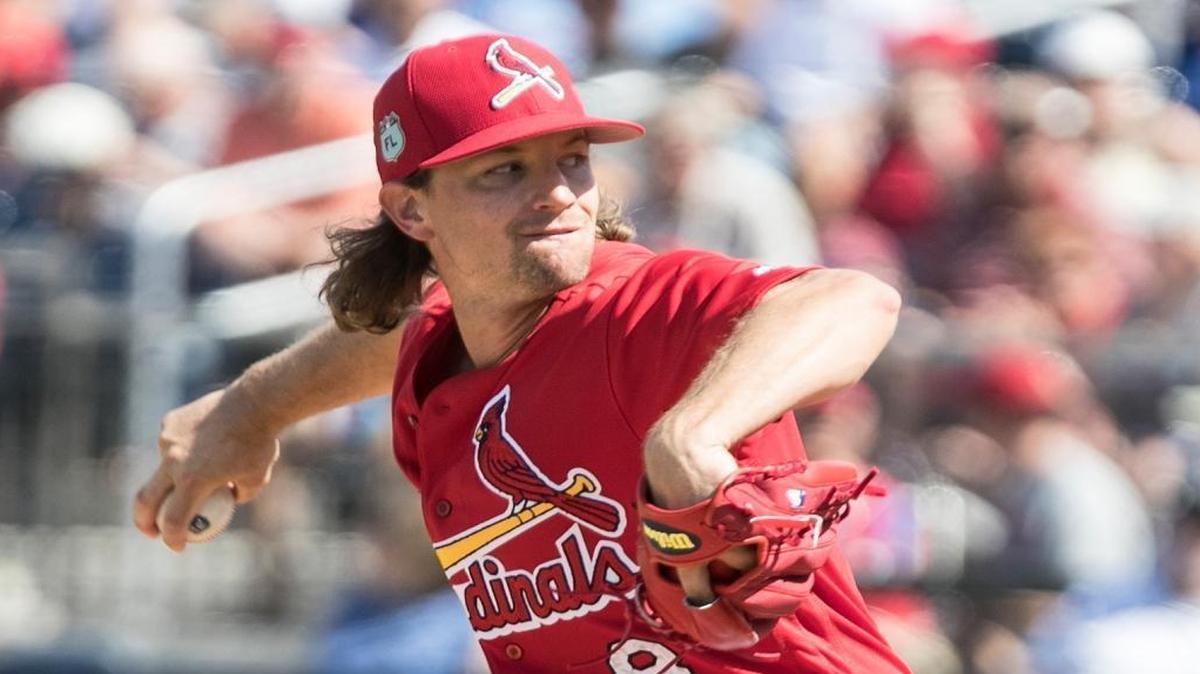St. Louis Cardinals starting pitcher Mike Leake throws against the Nationals.