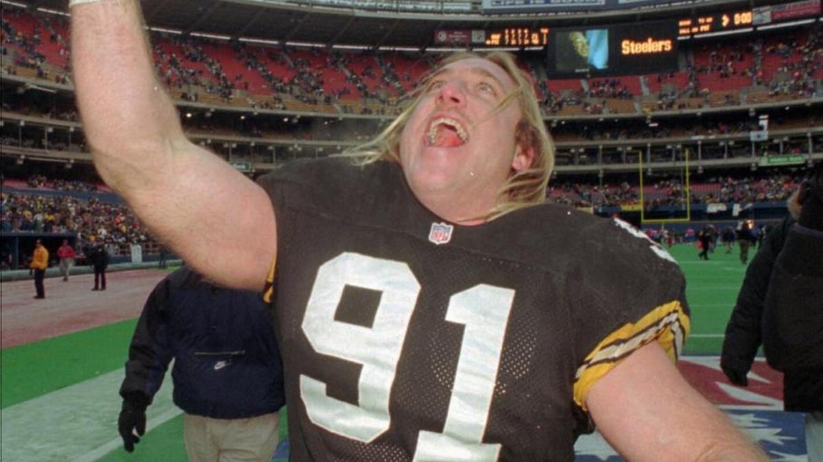 Granite City South graduate and former NFL star Kevin Greene, shown here with the Pittsburgh Steelers, will be inducted to the Pro Football Hall of Fame in Canton, Ohio on Saturday.