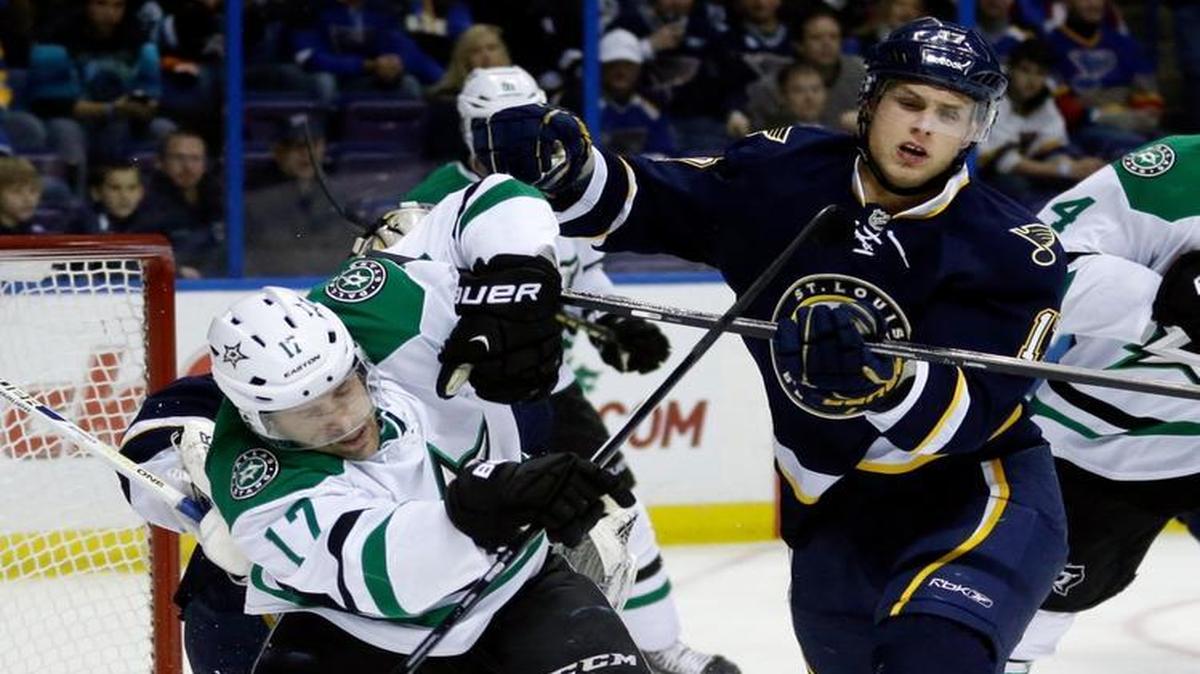 Forward Vladimir Sobotka (right) has signed a three-year, $10.5 million contract extension to return to the St. Louis Blues.